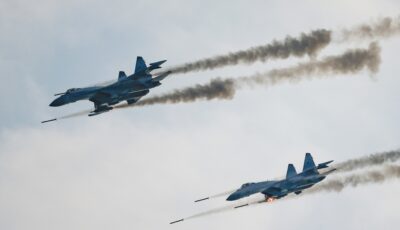 روسيا تستهدف مراكز قيادة أوكرانية بضربات جوية