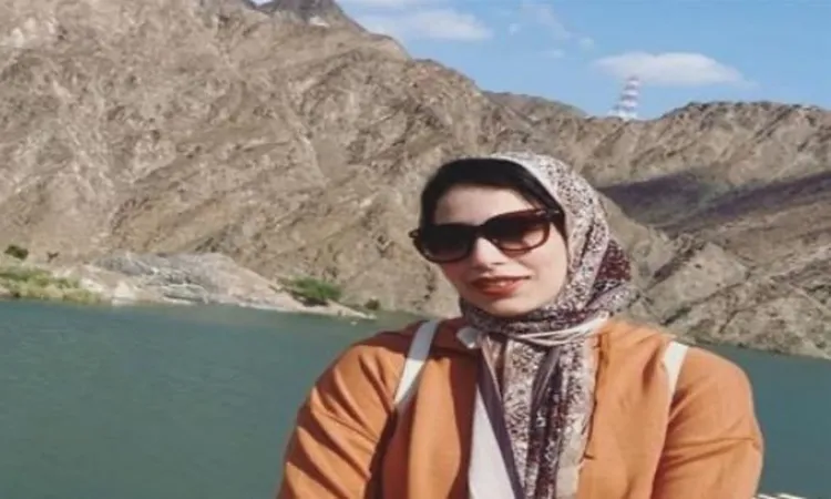 زوجة محتجزة في الإمارات تتهم زوجها باضطراب نفسي وفرض العيش مع أسرته في شقة واحدة