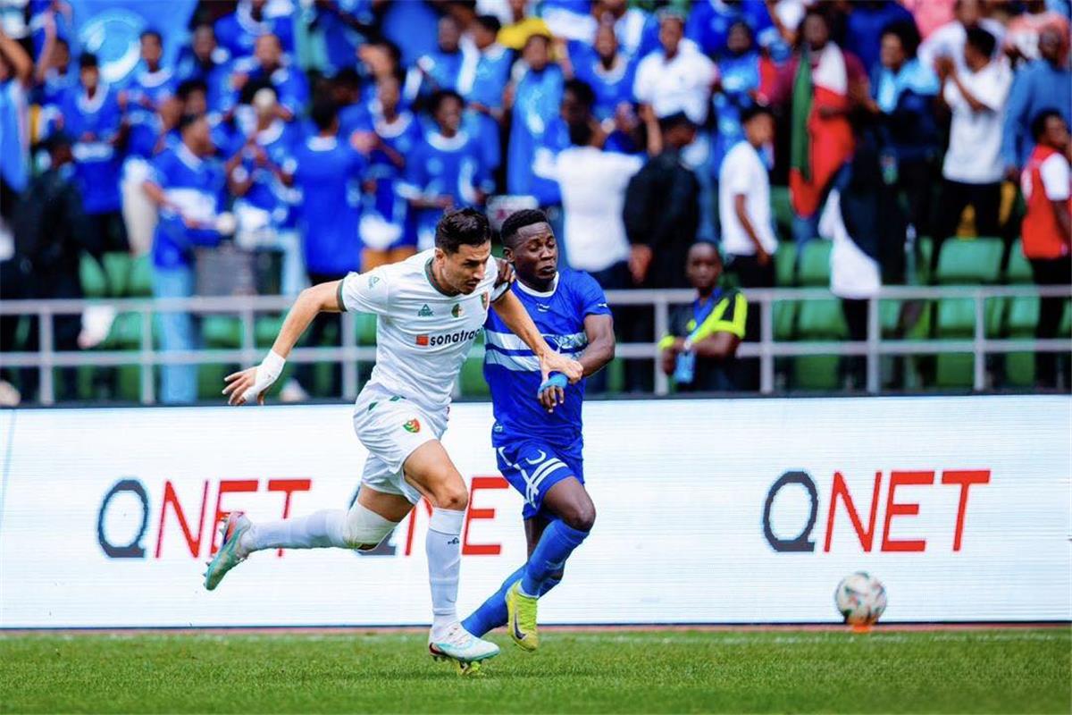 الهلال يتصدر مجموعته بدوري أبطال إفريقيا بعد الفوز على مولودية الجزائر