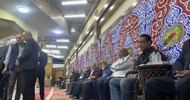 نجوم الأهلي والزمالك السابقون أول الحضور فى عزاء محمد صبري
