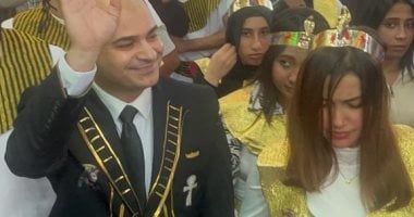 مرشح لمجلس نواب يظهر بالزى الفرعونى فى حملة دعاية بالدقهلية.. صور