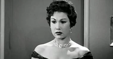 برلنتي عبد الحميد تحتفل بمسيرة فنية من المسرح إلى السينما