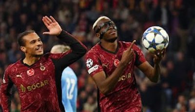 هاتريك أوسيمين يقود جالطة سراي لاكتساح أياكس بثلاثية نظيفة في دوري الأبطال