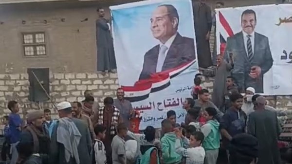قنا: احتفالات ومسيرات أمام مقار المرشحين بهتافات “بنحبك يا السيسي” بعد إعادة الانتخابات