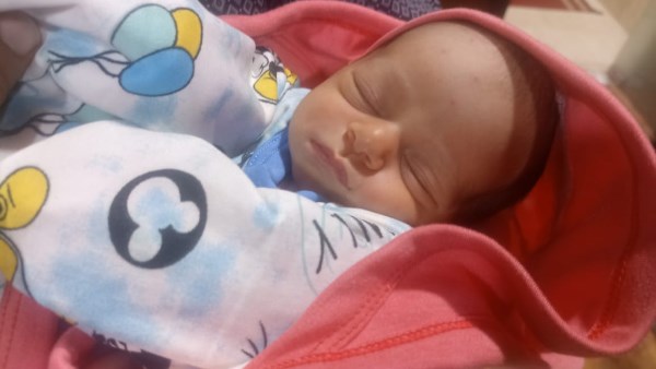 الشرقية: العثور على رضيعة حديثة الولادة ملقاة في القمامة بمشتول السوق