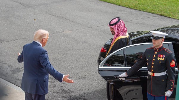 ترامب يدافع عن محمد بن سلمان بعد إثارة قضية خاشقجي