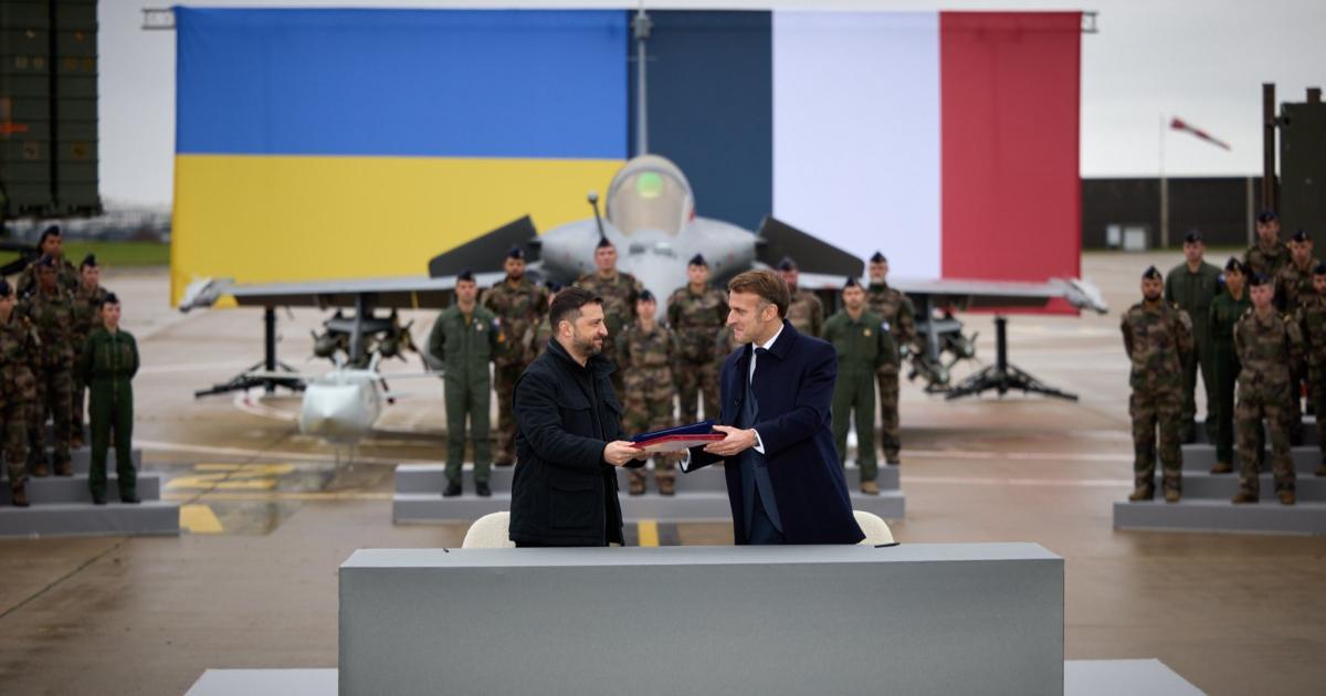 فرنسا تزود أوكرانيا بمقاتلات رافال وأنظمة دفاع جوي