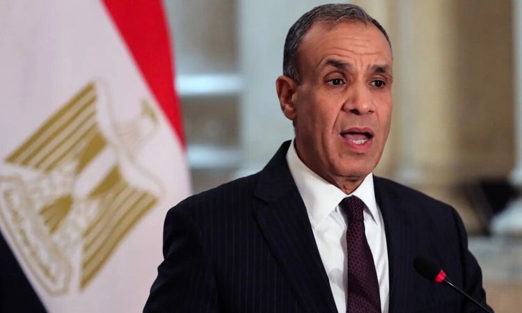 وزير الخارجية ونظيره الفرنسي يناقشان التطورات الإقليمية في اتصال هاتفي