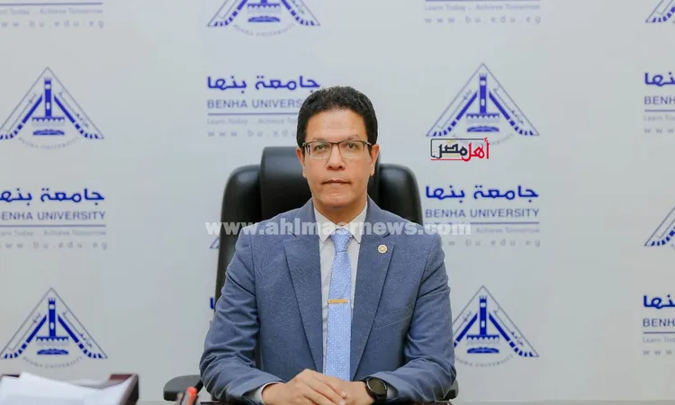 رئيس جامعة بنها يحيل مخالفات للنيابة العامة بتهم التلاعب والتزوير