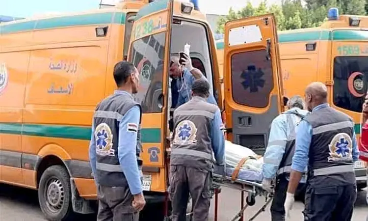 وفاة وإصابة 15 في انقلاب ميكروباص بقنا