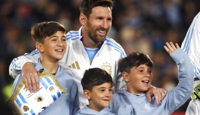 نجل ميسي “العاق” يحاول ركل والده.. فيديو