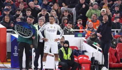 كاراجر يعلق على انتقادات أرنولد: خادع وانضم إلى فريق حرمه مرتين من دوري الأبطال