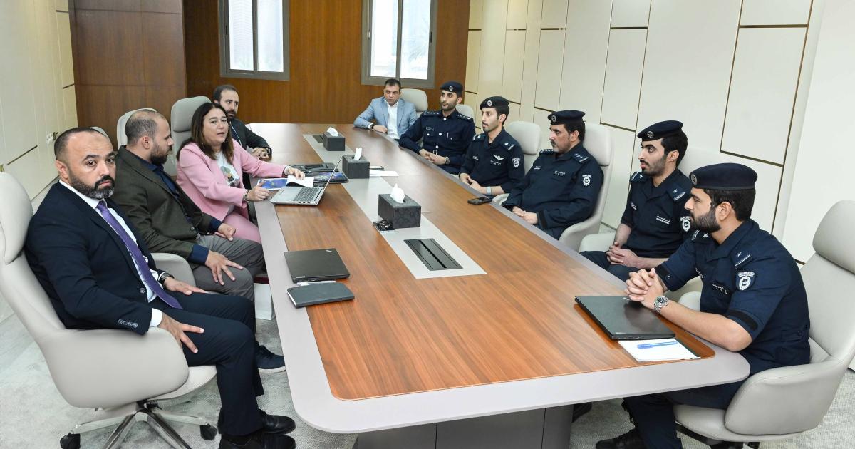 وفد ضباط وزارة الداخلية الإيطالية يزور الإدارة العامة للاتصالات ونظم المعلومات لتعزيز التعاون