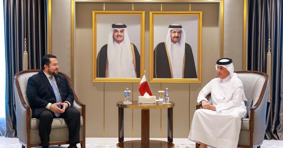 وزير الدولة للشؤون الخارجية يودع سفير السلفادور في مراسم رسمية مميزة