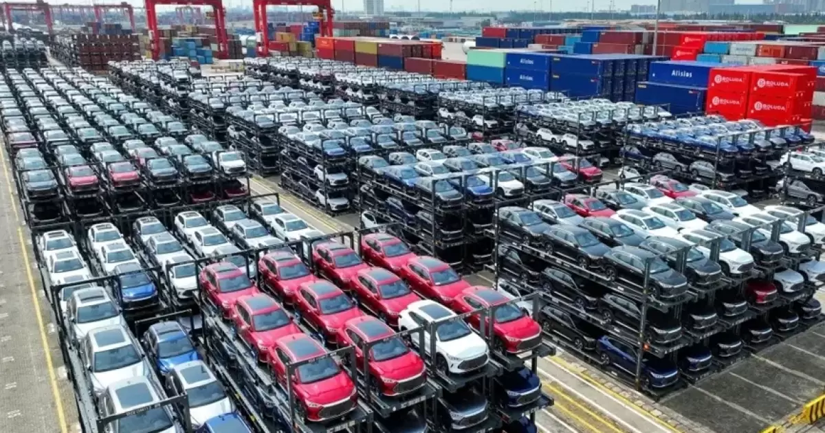 صادرات السيارات الصينية ترتفع 15.7% وتبشّر بموجة توسع تصديري