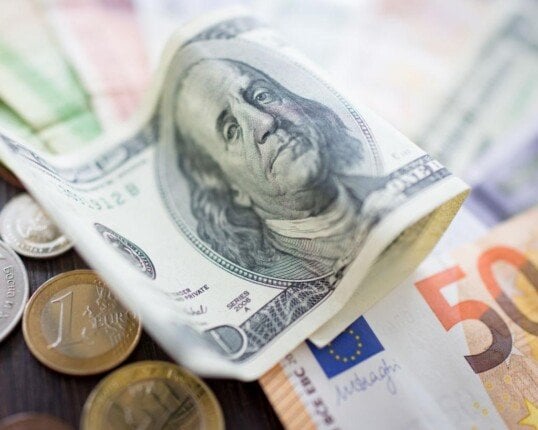 البنك المركزي: 30.2 مليار دولار حصيلة تحويلات المصريين بالخارج خلال 9 أشهر