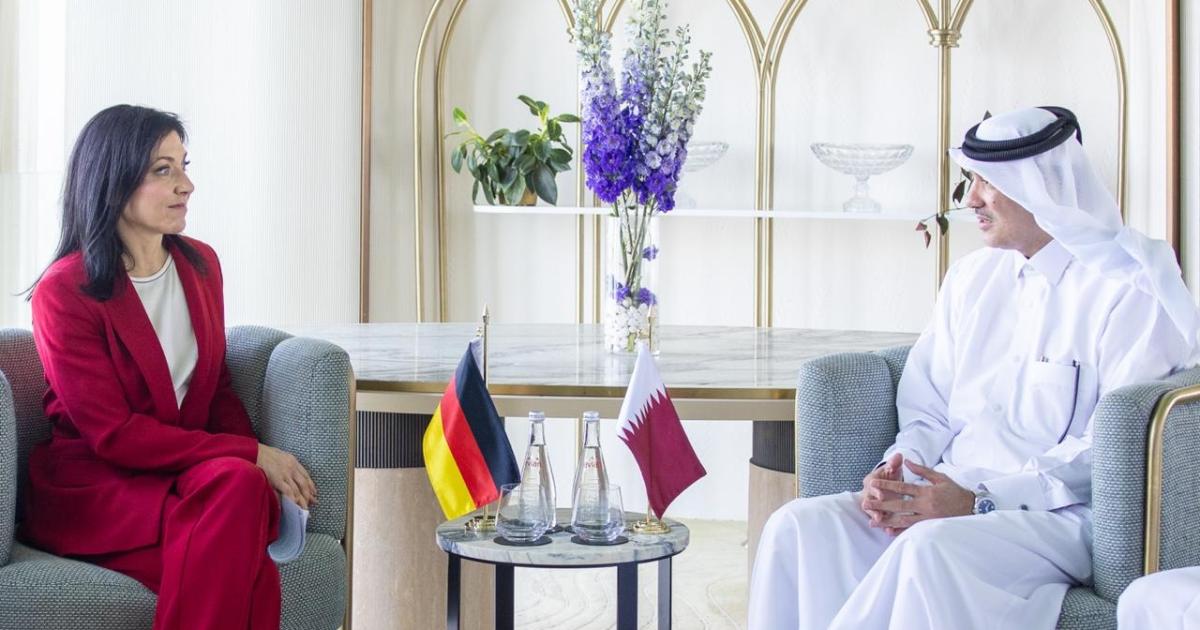 وزير الدولة للتجارة الخارجية يعقد اجتماعاً هاماً مع وزيرة الاقتصاد الألمانية لتعزيز الشراكة الاقتصادية