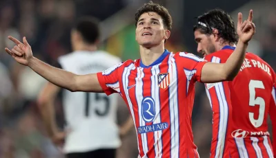 أول رد رسمي من جوليان ألفاريز حول احتمالية انتقاله إلى برشلونة