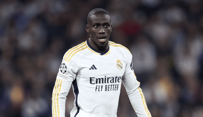 بعد تعافيه من الإصابة.. ألونسو يفاجئ ميندي بهذا القرار