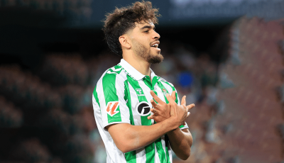 عبد الصمد الزلزولي يتحول إلى لاعب حاسم في ريال بيتيس