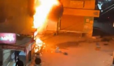 أهرامات السعودية تحترق.. نشوب حريق في مهرجان خريص بحي النسيم بالرياض