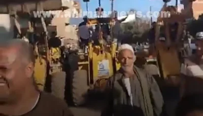 غضب على السوشيال ميديا بعد قيام أحد المرشحين للنواب بالوقوف أعلى لودر بالمنوفية