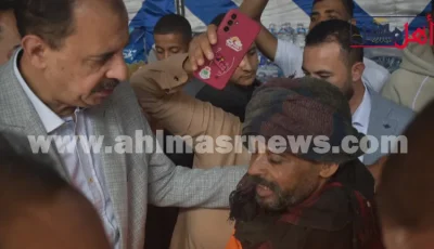 “الحمد لله يا بيه”.. كلمة هزّت قلب محافظ سوهاج في افتتاح سوق اليوم الواحد بدار السلام