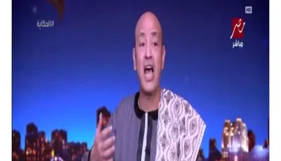عمرو أديب يظهر بالجلباب البلدي على الهواء: «فخور لأني مصري وحاسس إني عريس»