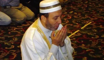 «كان بيصلي معايا الفجر».. الشيخ محمد جبريل ناعيا والد محمد رمضان: «جاري العزيز عفيف اللسان طيب القلب»